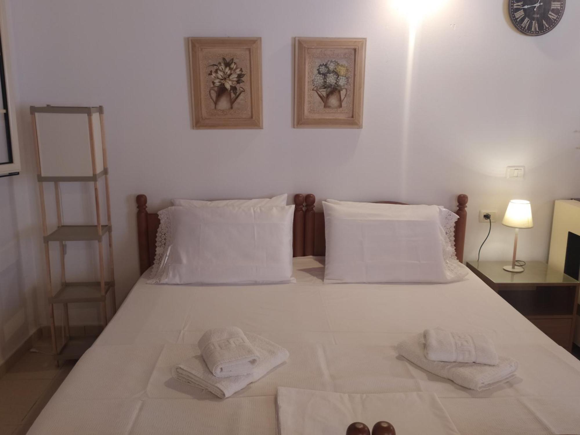 Retzos Rooms Himarë Exterior foto